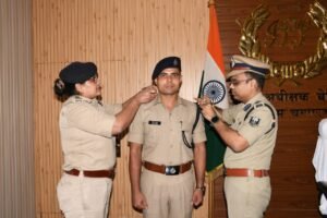 बेतिया पुलिस ने किया पाइपिंग समारोह का आयोजन