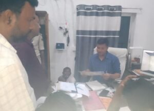 बगहा -2अंचल : अतिक्रमणकारियों के विरुद्ध करर्वायी का अनुपालन करने के बजाय भू-हक़दारों को जटिलता के पचड़े में डालने का रचा जा रहा स्वांग..?