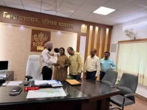 बच्ची को गोद पाकर खुशियों से भरा पुणे के दंपति का घर आंगन
