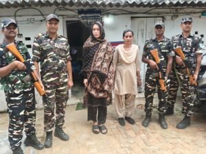 पूर्वी चम्पारण : हरपुर सैनिक रोड से नेपाल जाने के प्रयास में जुटी एक युक्रेनी महिला को एसएसबी एवं स्थानीय पुलिस ने हिरासत में लिया