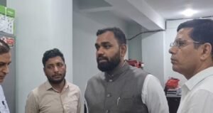 जिलाधिकारी ने DEO कार्यालय का किया निरीक्षण