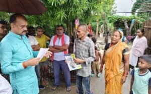 कौटिल्य हॉस्टल छात्र मौत मामला : पीड़ित परिवार से मिले विधायक सुरेंद्र, दिया न्याय का भरोसा