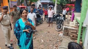 सड़क निर्माण की गुणवत्ता में यदि मिली खामी तो होंगी सख्त कारर्वायी : महापौर