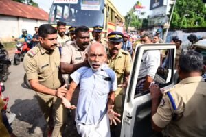 केरल में पटरी-फेरी वालों पर हमले और धमकियां