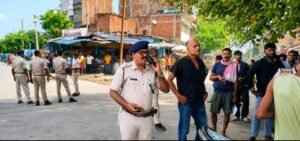 एकमा थाना पुलिस ने चलाया सघन वाहन जांच अभियान, 25,500 रुपये का कटा चालान