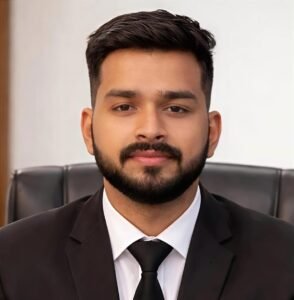 प्रथम प्रयास में अखिल भारतीय बार परीक्षा उत्तीर्ण कर आमडाढी-कर्णपुरा निवासी  आदित्य ने बढ़ाया एकमा का मान