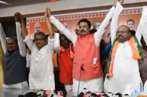 बांकीपुर उपचुनाव के बीच राजद को बड़ा झटका, बीजेपी में शामिल हुए पूर्व सांसद अर्जुन राय