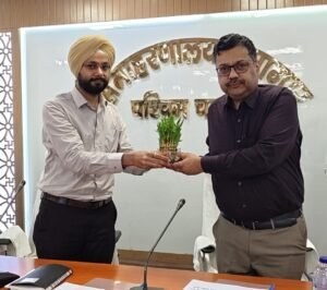 नीलाम पत्र वादों के त्वरित निष्पादन एवं राजस्व वसूली में तेजी लाएं : आयुक्त