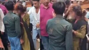 पटना में भरे बाजार में सनसनी: प्रेमी ने बीच सड़क युवती की मांग में भरा सिंदूर