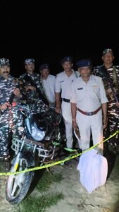 11 किलो गांजा के साथ मोटरसाइकिल बरामद, तस्कर फरार