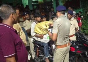 कुरकुरे की आड़ में नेपाल से गांजे की तस्करी, बॉर्डर पर पकड़ी गई बड़ी खेप, दो स्मगलर अरेस्ट