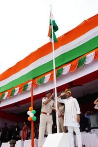 पश्चिम चम्पारण में हर्षोल्लास एवं देशभक्ति के साथ मनाया गया 80वां स्वतंत्रता दिवस