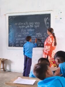 एकमा के प्रारंभिक विद्यालयों में एफएलएन विशेष कक्षाओं का धूमधाम से हुआ शुभारंभ
