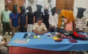 पटना : रेल पुलिस की बड़ी कार्रवाई: प्लेटफॉर्म 4/5 से 9 शातिर मोबाइल चोर गिरफ्तार, 9 चोरी के फोन बरामद