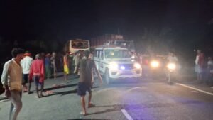 बेतिया में भीषण सड़क हादसा, पांच लोगों की मौत, आधा दर्जन घायल