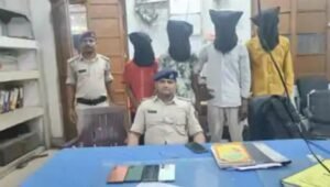 यात्रियों के मोबाइल और सामान चोरी करने वाले गिरोह के 4 सदस्यों को रंगे हाथ दबोचा