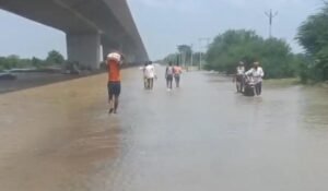 सिक्स लेन पर गंगा का सैलाब, तेजस्वी के विधानसभा क्षेत्र के 14 गांव पानी में डूबे