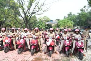 रक्षाबंधन के शुभ अवसर पर पुलिस दीदी पेट्रोलिंग टीम (अभया ब्रिगेड) को हरी झंडी दिखाकर रवाना किया गया