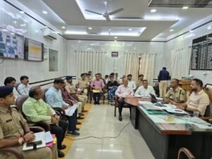 नशा विरोधी अभियान की डीएम ने की समीक्षा, सप्लाई चेन पर कार्रवाई व जागरूकता बढ़ाने का निर्देश