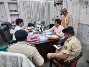 साप्ताहिक जनता दरबार : एकमा अंचल कार्यालय में भूमि विवाद से जुड़े मामलों की हुई सुनवाई