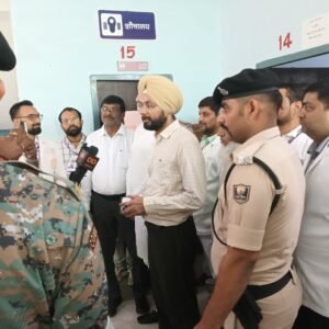 लौरिया में ‘चिकित्सा आपके द्वार’ अभियान शुरू