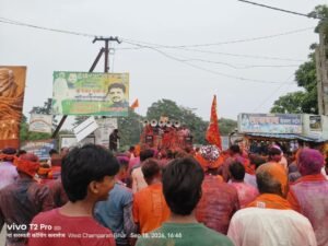 गाजे-बाजे के साथ निकली विश्वकर्मा पूजा की भव्य विसर्जन यात्रा, हजारों श्रद्धालु हुए शामिल