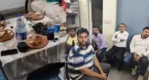 शराबबंदी वाले बिहार में बैंक कर्मियों की लाल पानी की पार्टी, कबाब के साथ छलक रहे थे जाम, 5 गिरफ्तार