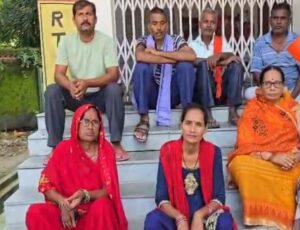 पूर्वी चंपारण : बड़कागांव पैक्स अध्यक्ष पर मनमानी का आरोप, 8 सदस्यों ने एक साथ दिया इस्तीफा 