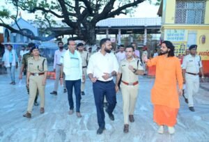 सोमेश्वरनाथ मंदिर : मेला स्थल का डीएम व एसपी ने लिया जायजा