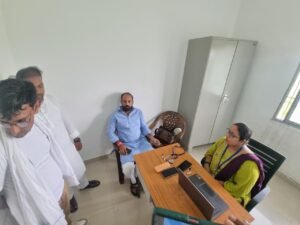 चनपटिया विधायक ने किया अतिरिक्त प्राथमिक स्वास्थ्य केंद्र का औचक निरीक्षण