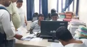 हड़ताल से पहले रविवार को भी खुले बैंक, सोमवार से तीन दिनों तक बैंकिंग सेवाएं रहेंगी प्रभावित