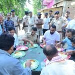 संग्रामपुर अंचल के बाढ़ प्रभावित क्षेत्रों में सामुदायिक रसोई का संचालन प्रारंभ