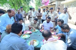 संग्रामपुर अंचल के बाढ़ प्रभावित क्षेत्रों में सामुदायिक रसोई का संचालन प्रारंभ