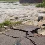 पुजहां- पटजिरवा-बेतिया मार्ग पुल व नहर टूट जाने से बाधित