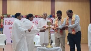 राजयोग शिविर में गिरीश ने बताया आध्यात्मिकता का वास्तविक अर्थ