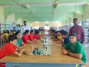 स्कूली बच्चों को शतरंज का प्रशिक्षण देकर बौद्धिक क्षमता एवं खेल प्रतिभा को मिल रहा बढ़ावा