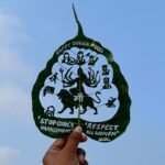 सैंड आर्टिस्ट मधुरेंद्र ने पीपल के पत्तों पर मां दुर्गा की तस्वीर बनाकर दिया नारी शक्ति का संदेश