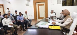 निष्पक्ष एवं शांतिपूर्ण मतदान कराएं: जिला निर्वाचन पदाधिकारी